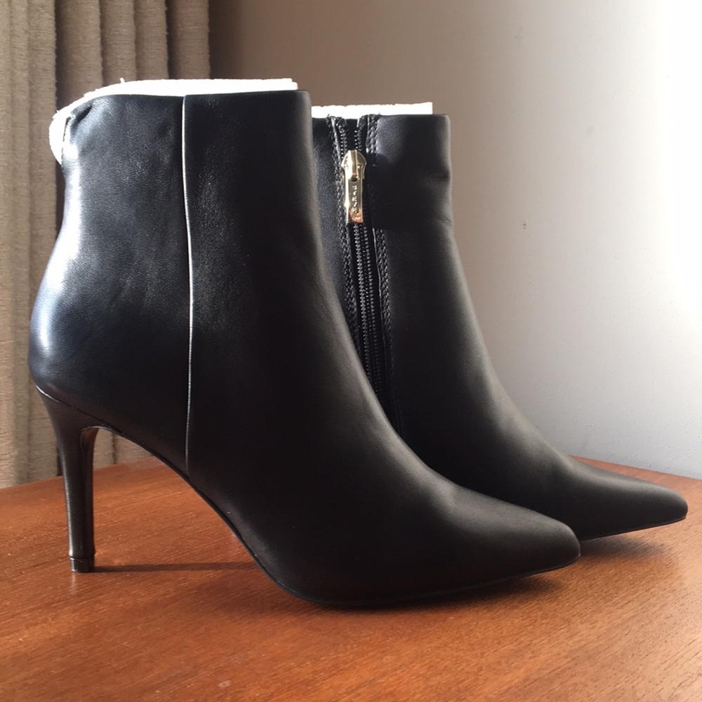 Steven by Steve Madden Leila Booties, Black size 5